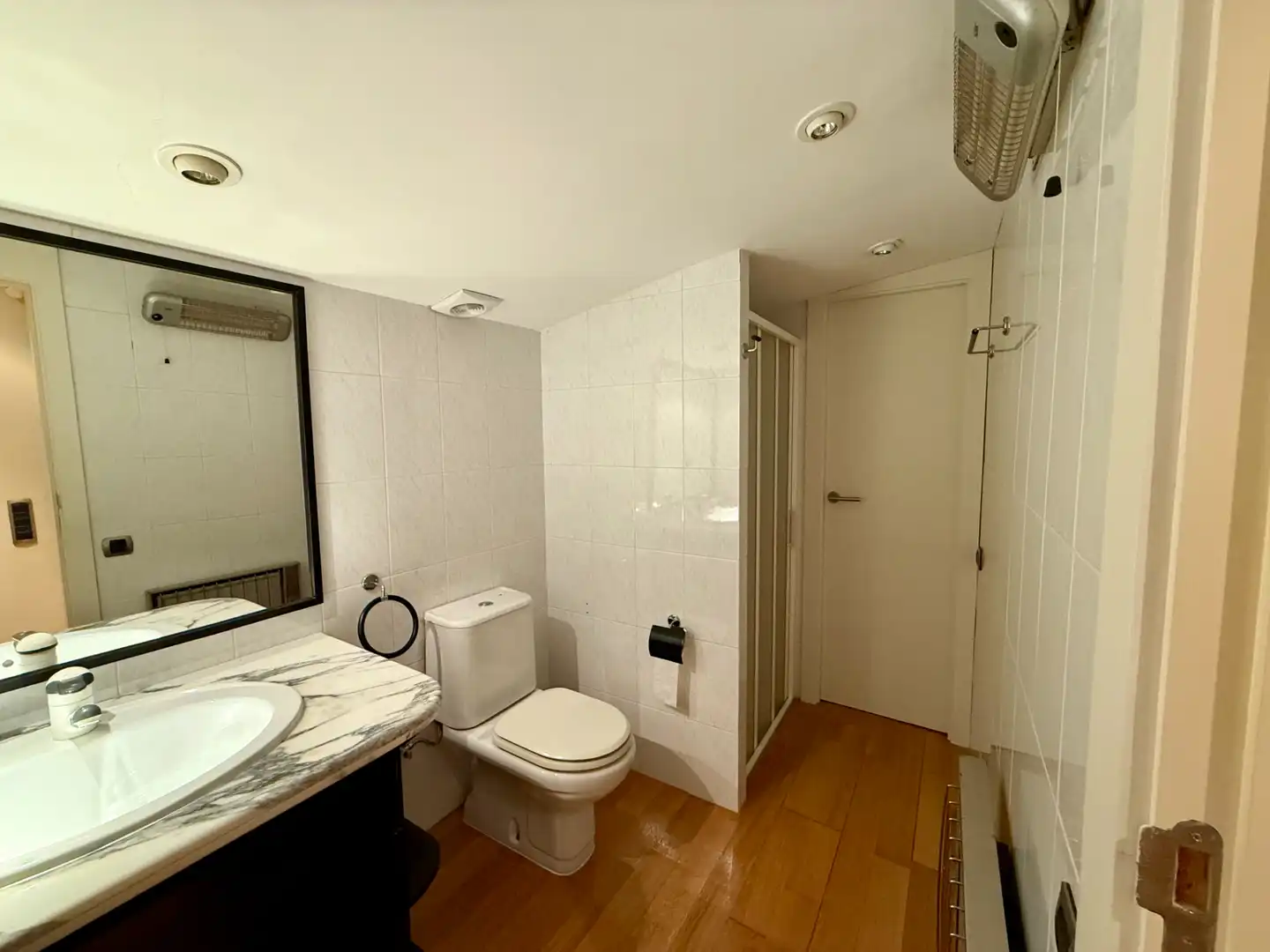 Baño de Casa o chalet en venta en Castellar del Vallès con Calefacción, Jardín privado y Terraza