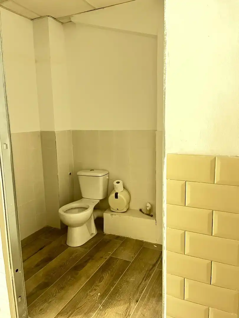 Baño de Local de alquiler en Manresa