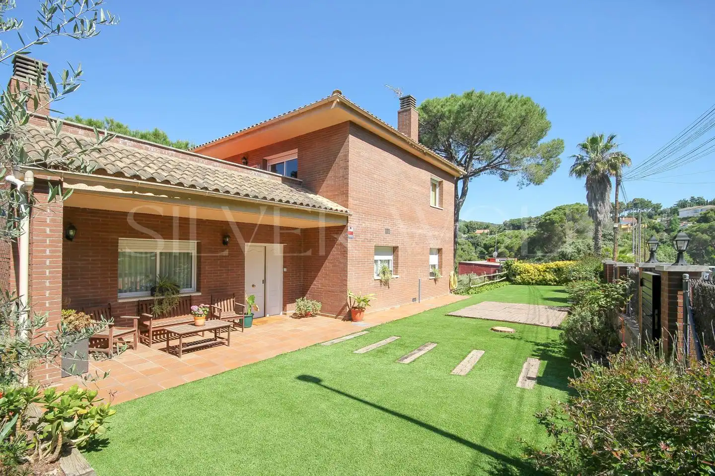 House with garden for sale in Del Canigó