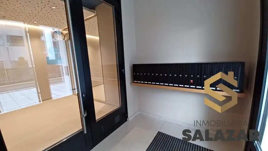 Piso de alquiler en Bilbao  con Calefacción, Terraza y Balcón