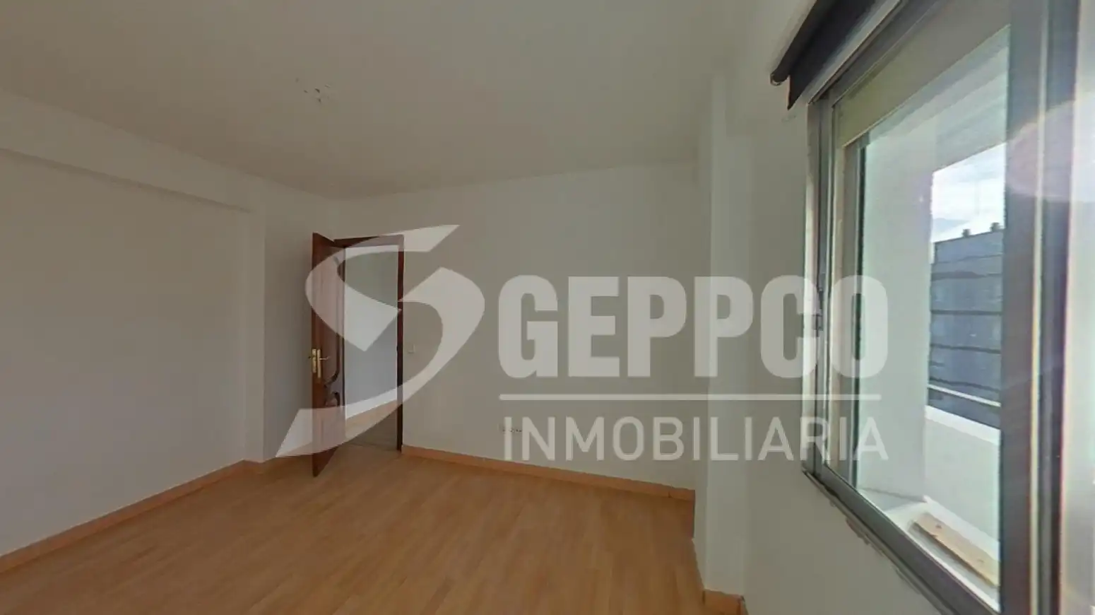 Flat for sale in Calle de Carabelos, San Fermín