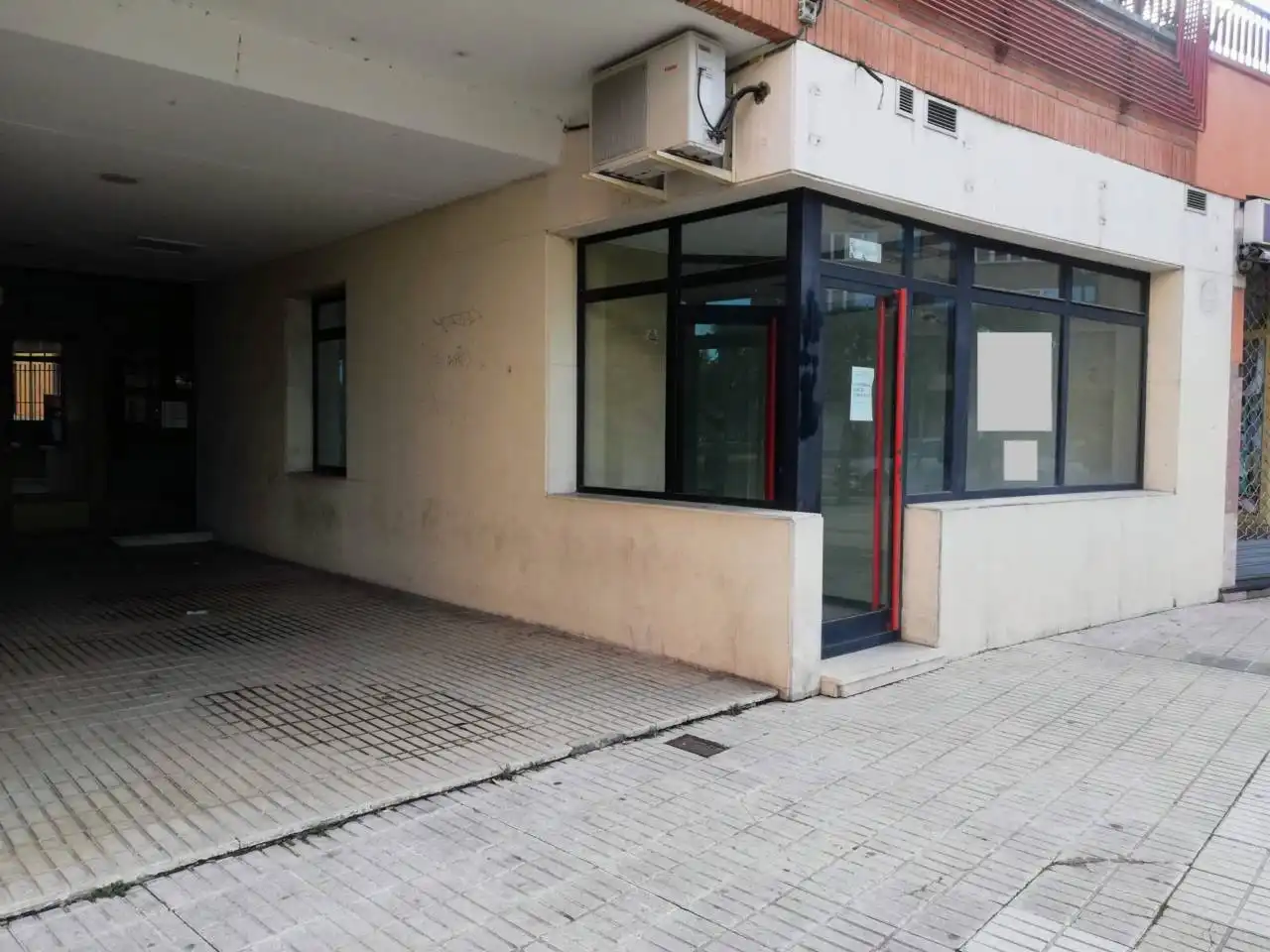 Commercial properties for rent in Glorieta Luis Braille, Villafría - La Ventilla - Castañares