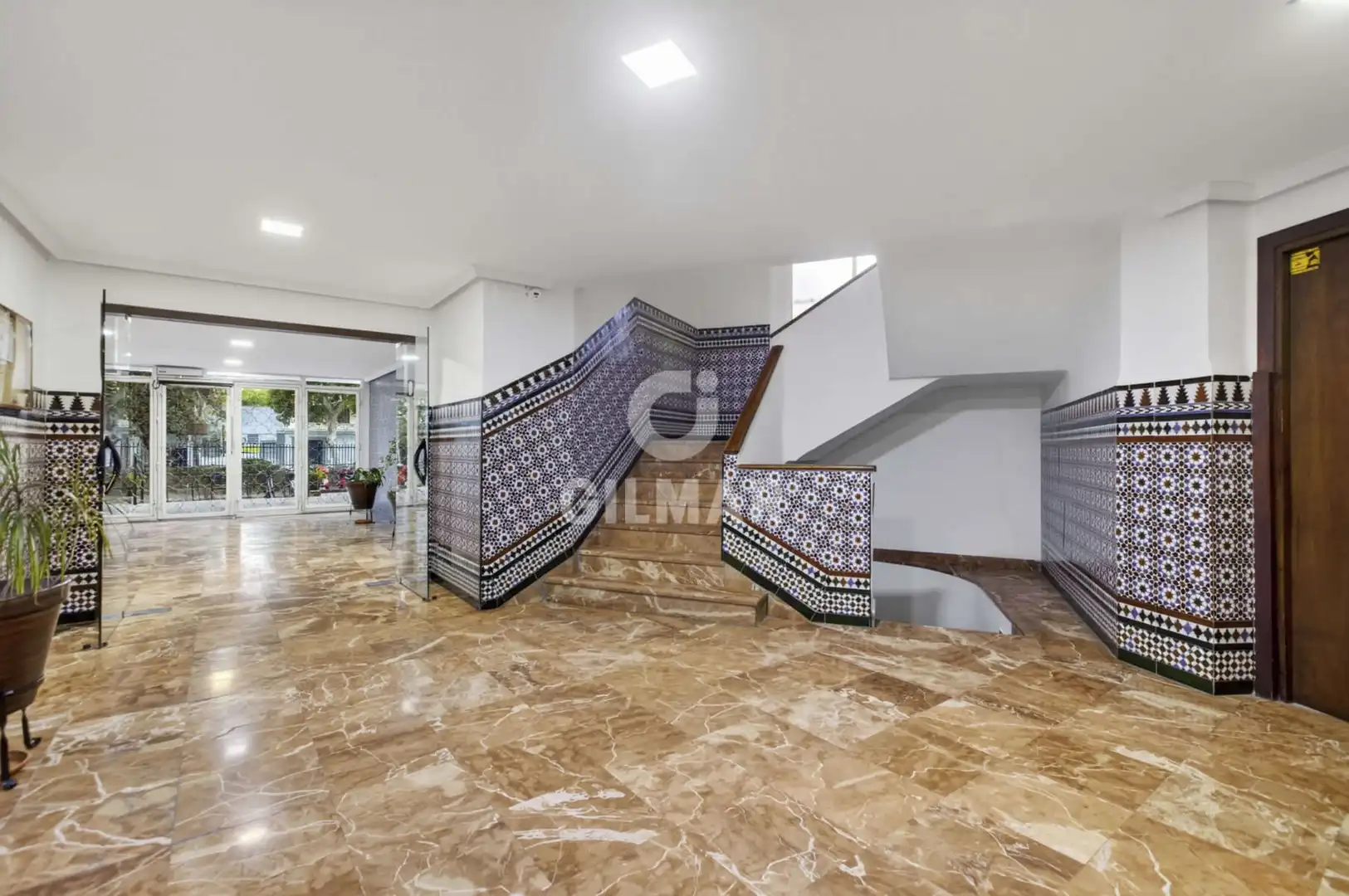 Piso en venta en Sevilla con Calefacción y Jardín privado