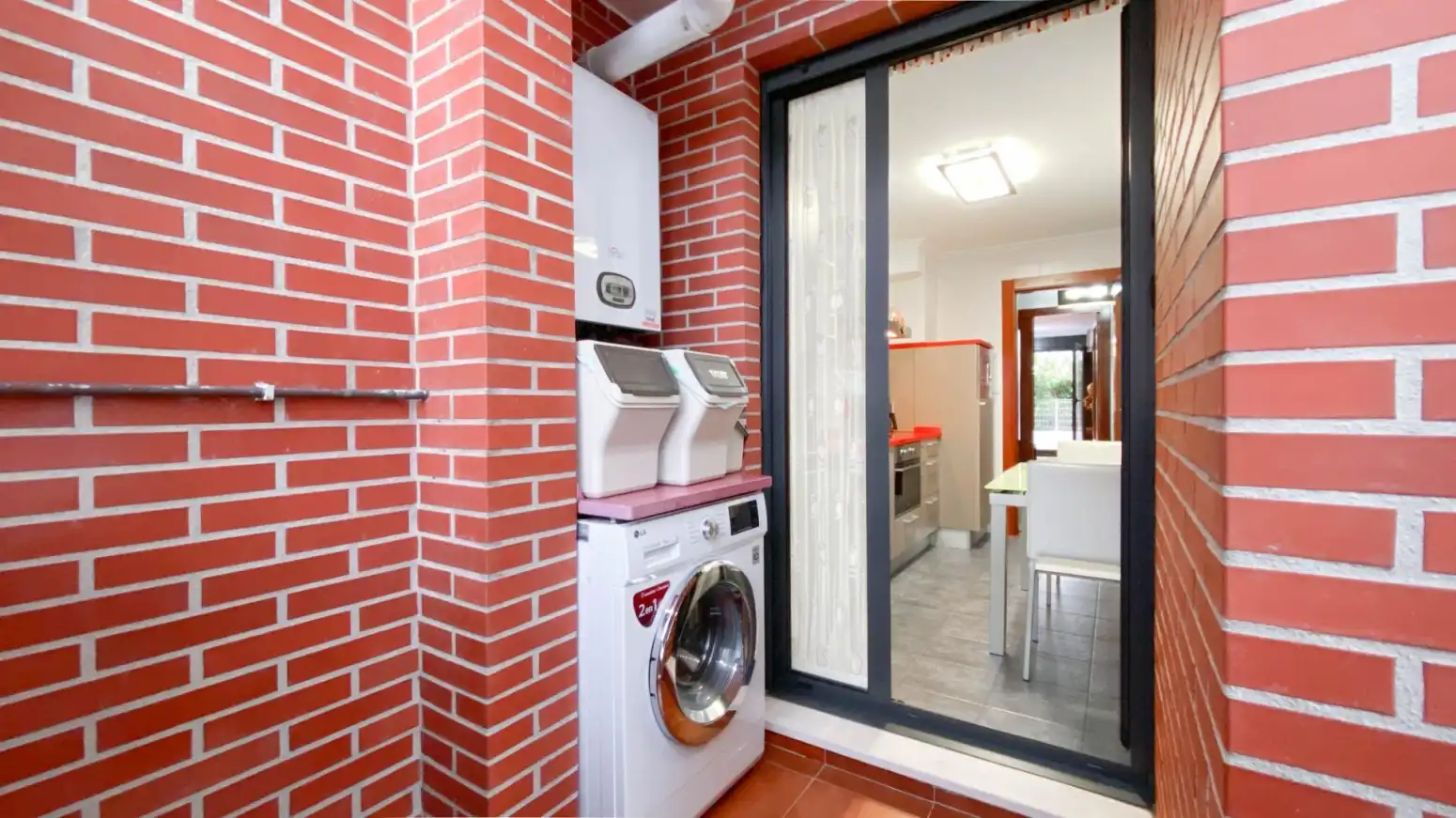 Terraza de Piso en venta en Santa Cruz de Bezana con Calefacción, Parquet y Terraza
