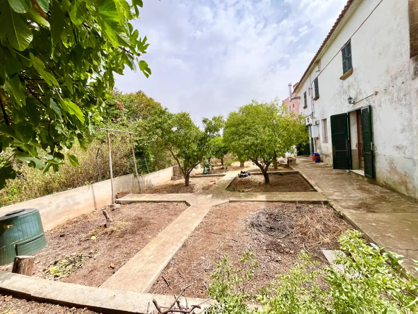 Houses for sale in  Palma de Mallorca  with Private garden and Terrace