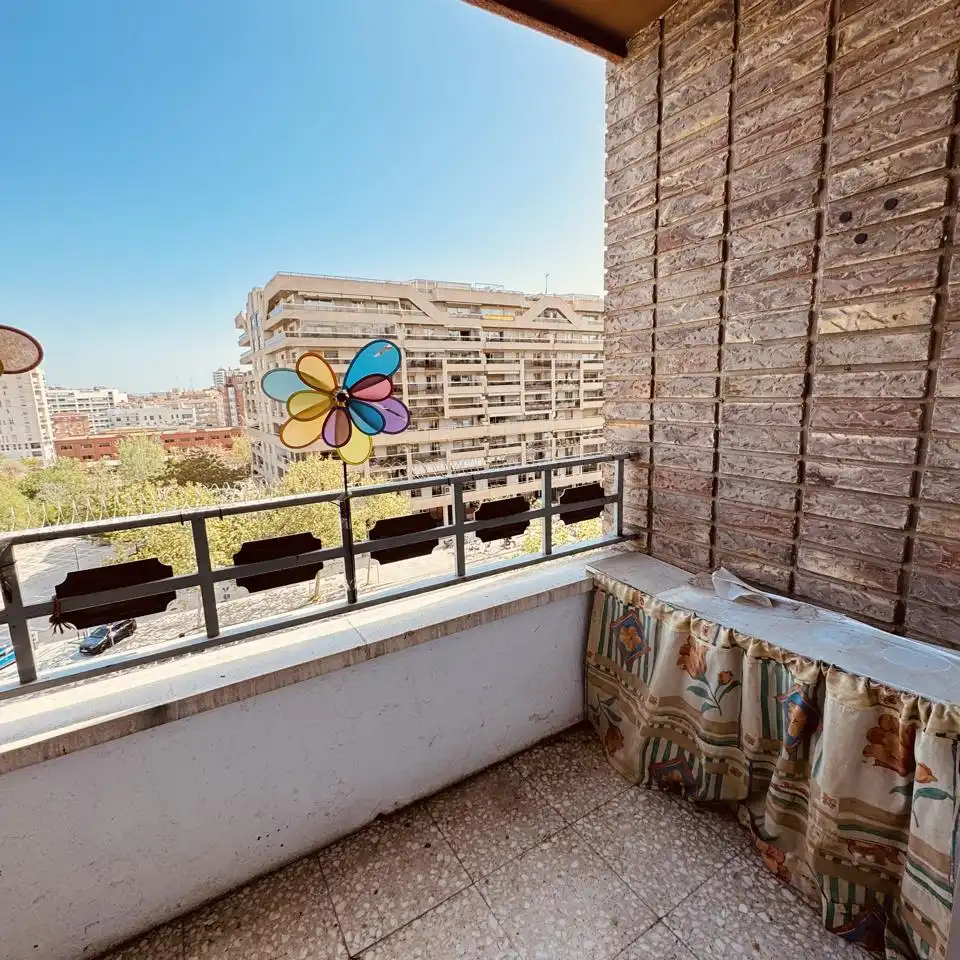 Flat for sale in De Cesáreo Alierta, La Granja