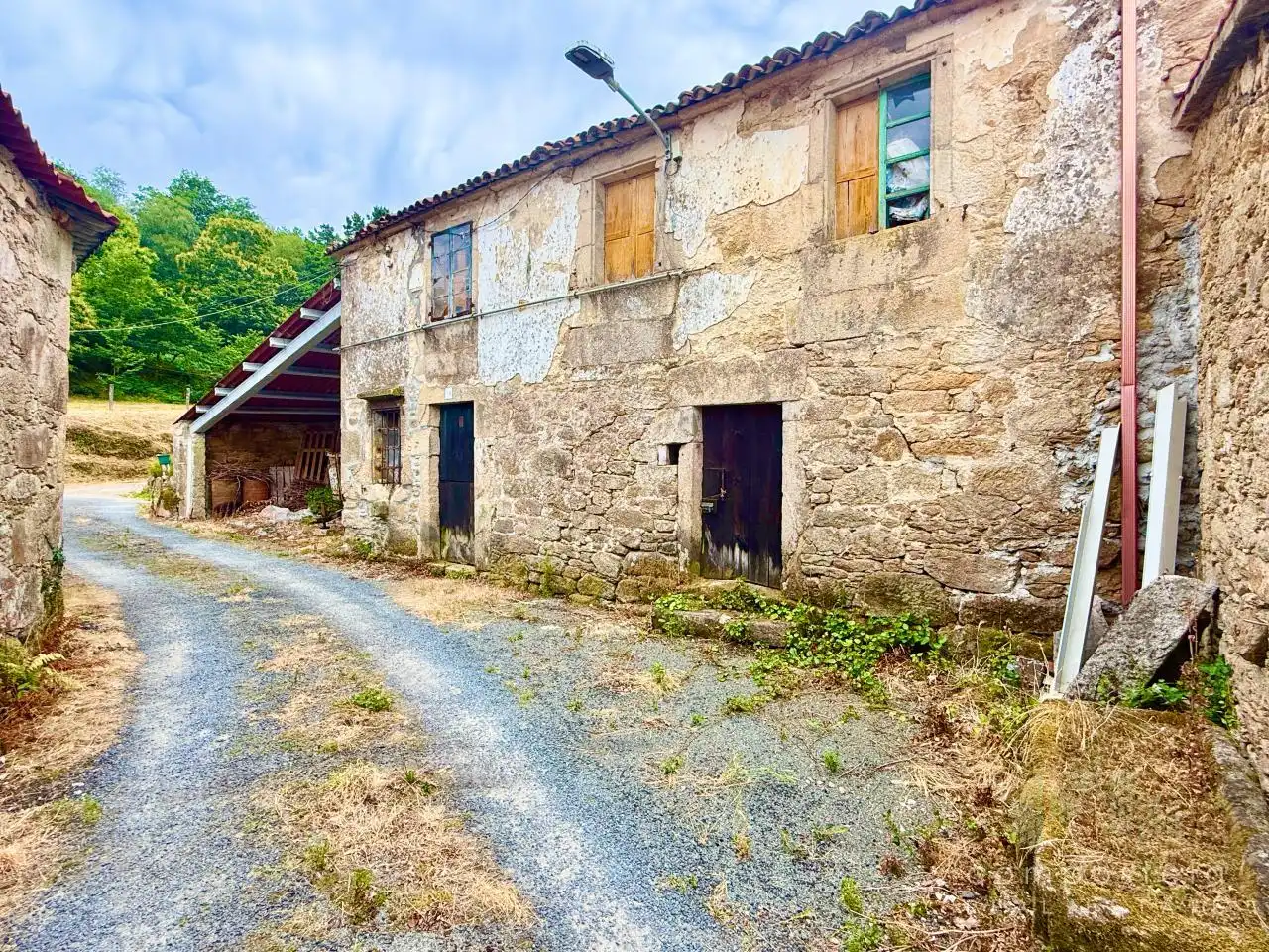 Vista exterior de Casa o xalet en venda en Santiago de Compostela  amb Jardí privat i Traster