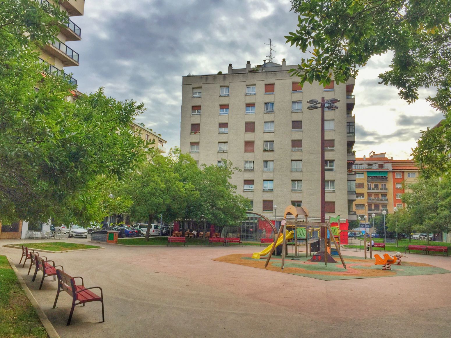 Vista exterior de Pis de lloguer en  Pamplona / Iruña amb Calefacció, Parquet i Moblat