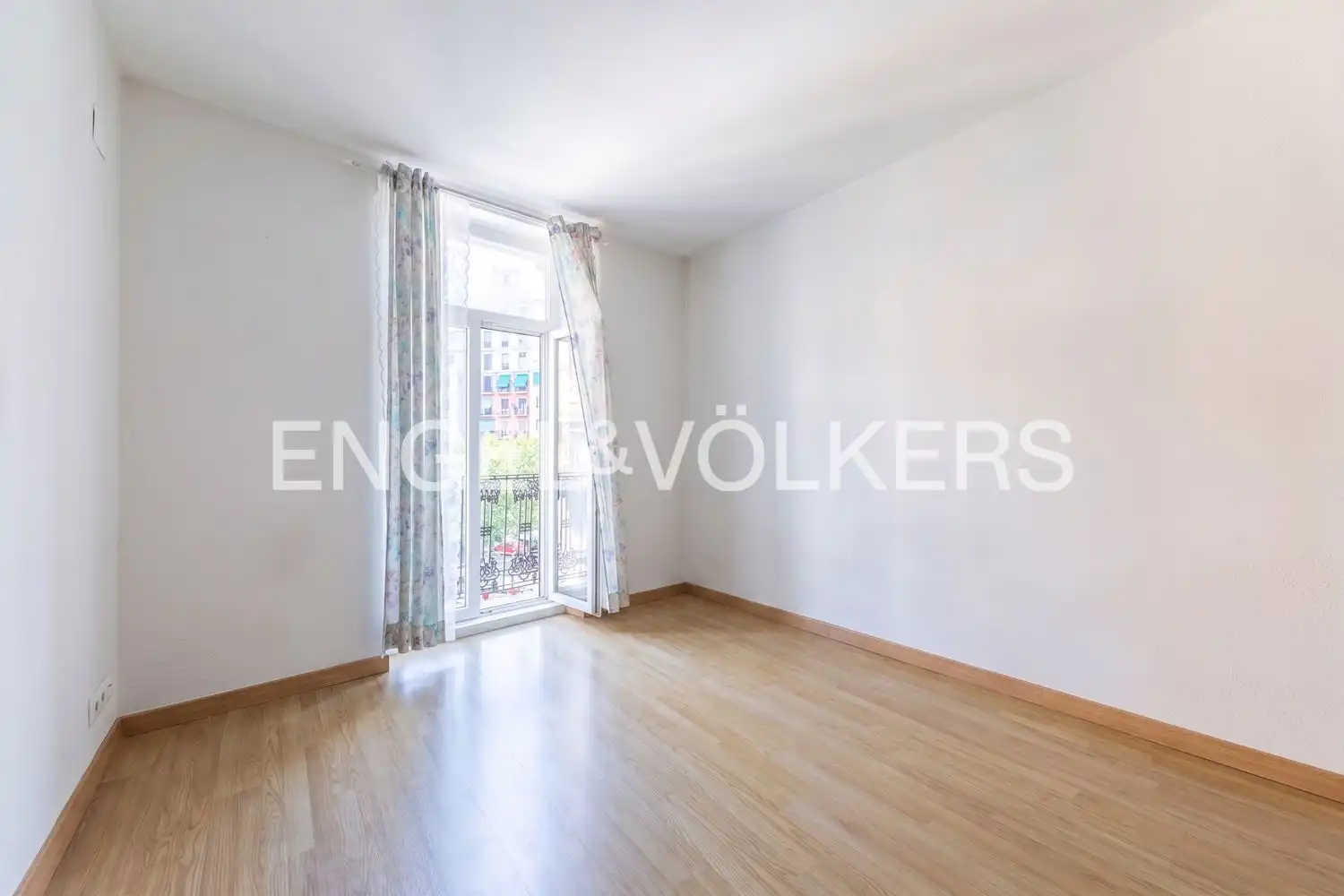 Bedroom of Flat for sale in Valencia  with Air Conditioner, Heating and Parquet flooring