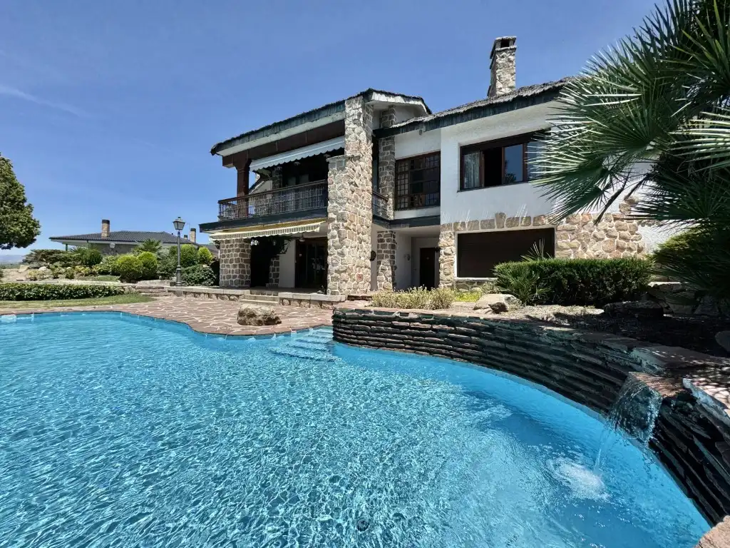 Vista exterior de Casa o chalet en venta en Algete