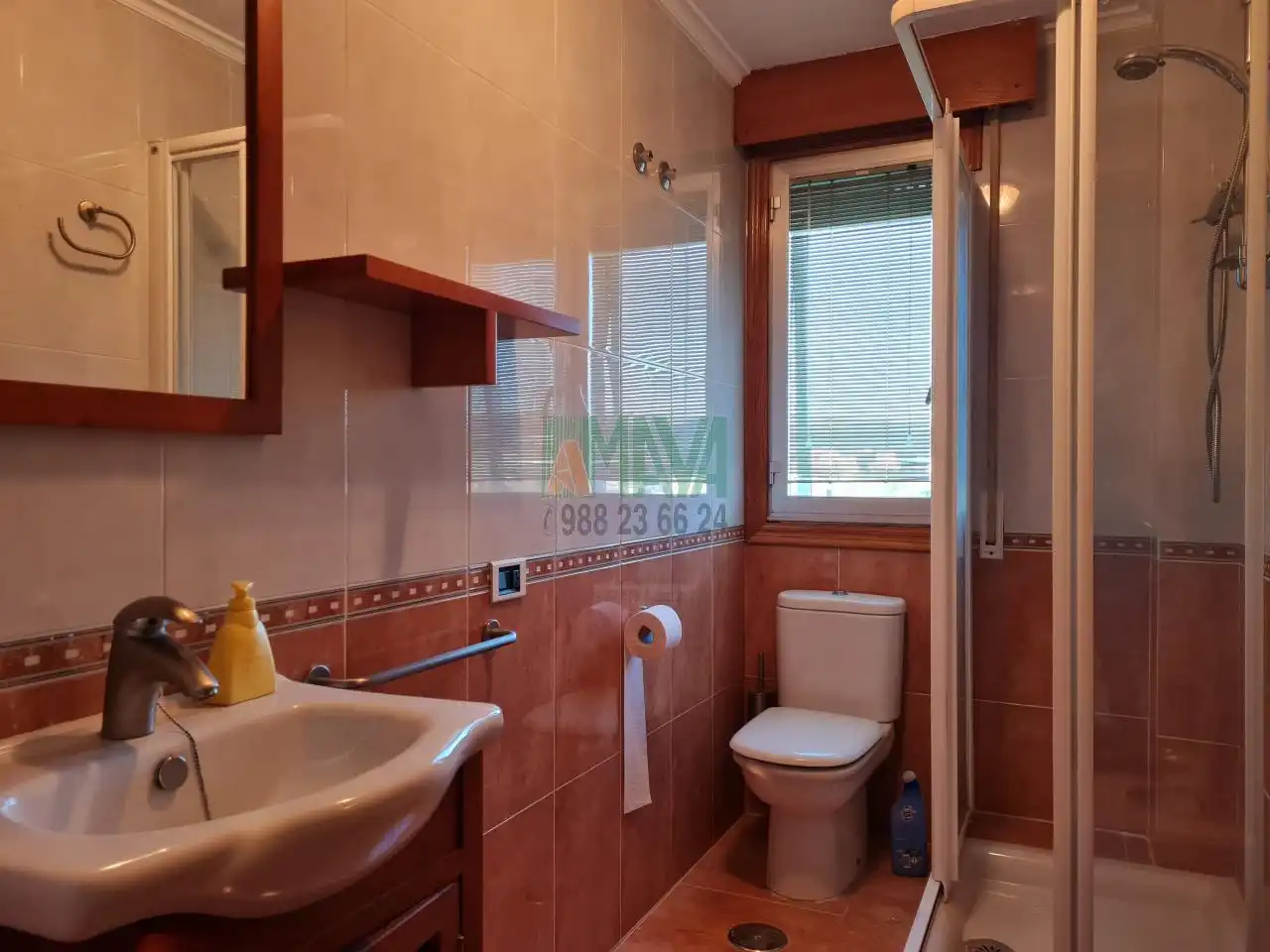 Baño de Piso en venta en Barbadás con Calefacción, Trastero y Balcón