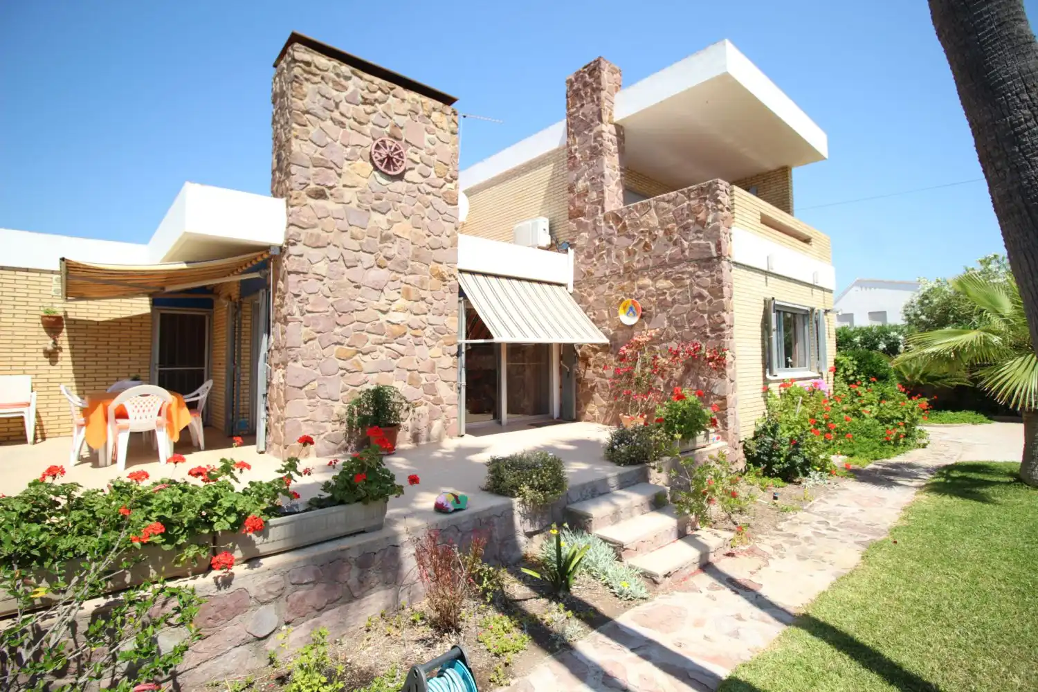 Vista exterior de Casa o chalet en venta en Almenara con Aire acondicionado, Calefacción y Jardín privado