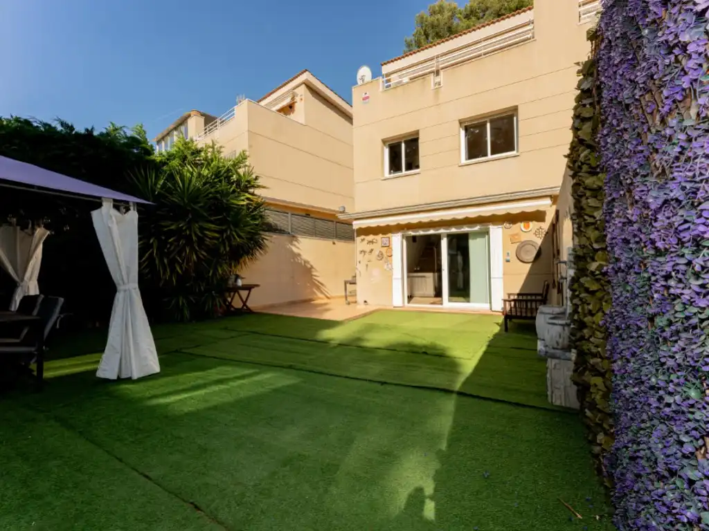 Garden of Houses for sale in Sitges