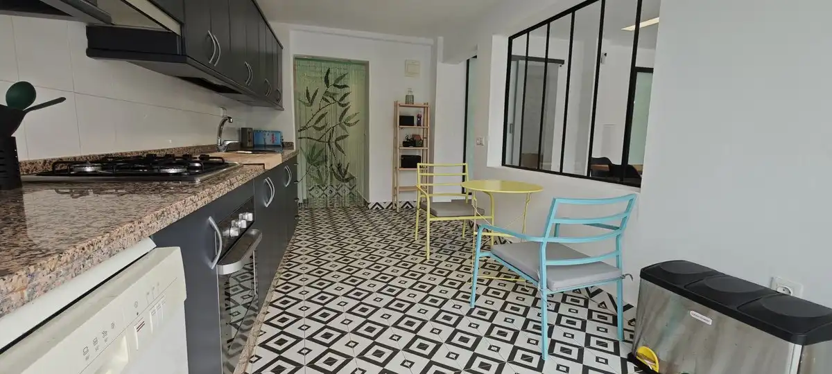 Cuina de Casa o xalet en venda en Marbella amb Aire condicionat, Jardí privat i Piscina