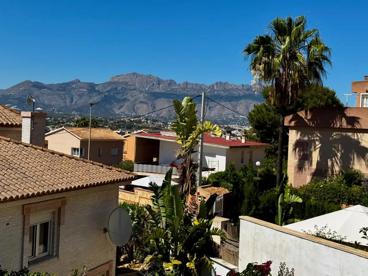 Vista exterior de Casa o chalet en venta en L'Alfàs del Pi con Aire acondicionado y Trastero