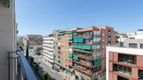 Vista exterior de Pis en venda en  Granada Capital amb Calefacció, Terrassa i Balcó