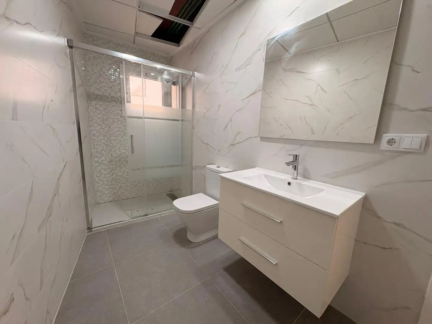 Baño de Piso en venta en Crevillent con Terraza, Balcón y Internet
