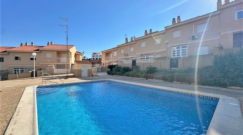 REFERENCIA 1829. Amplio dúplex de 4 dormitorios completamente reformado, con garaje privado y piscina.