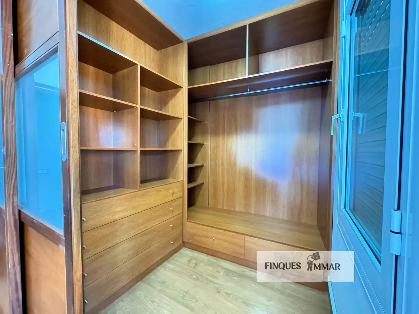 Piso en venta en Terrassa con Calefacción y Balcón