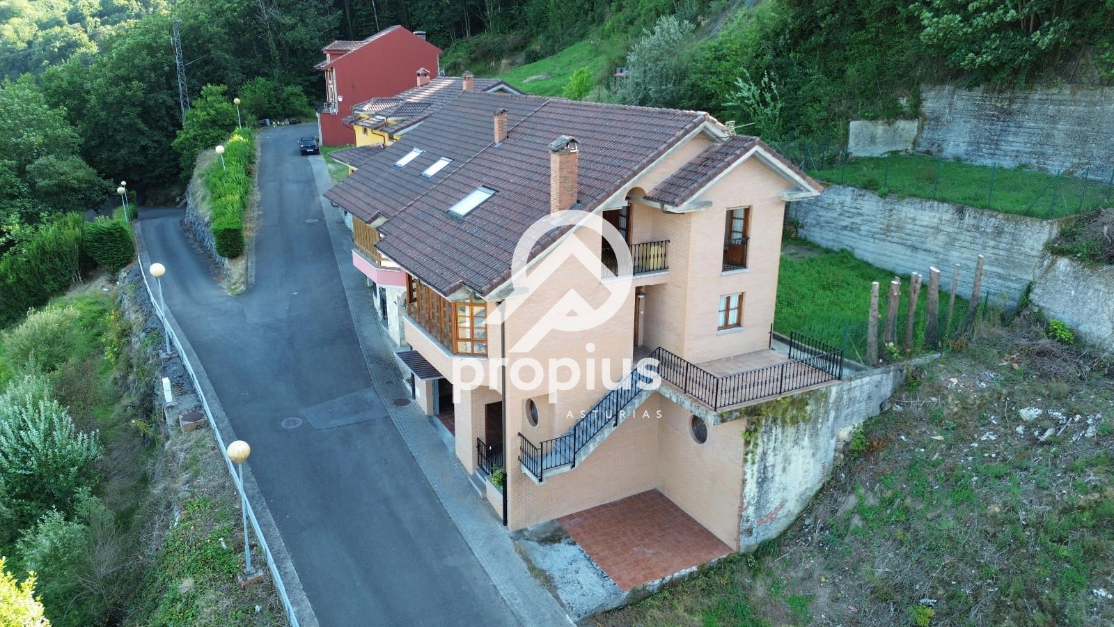 Exterior view of Single-family semi-detached for sale in Piloña  with Heating, Private garden and Parquet flooring