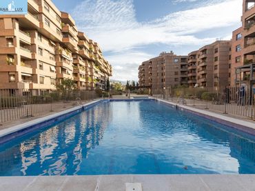 Apartament amb piscina en venda a Avenida de la Divina Pastora