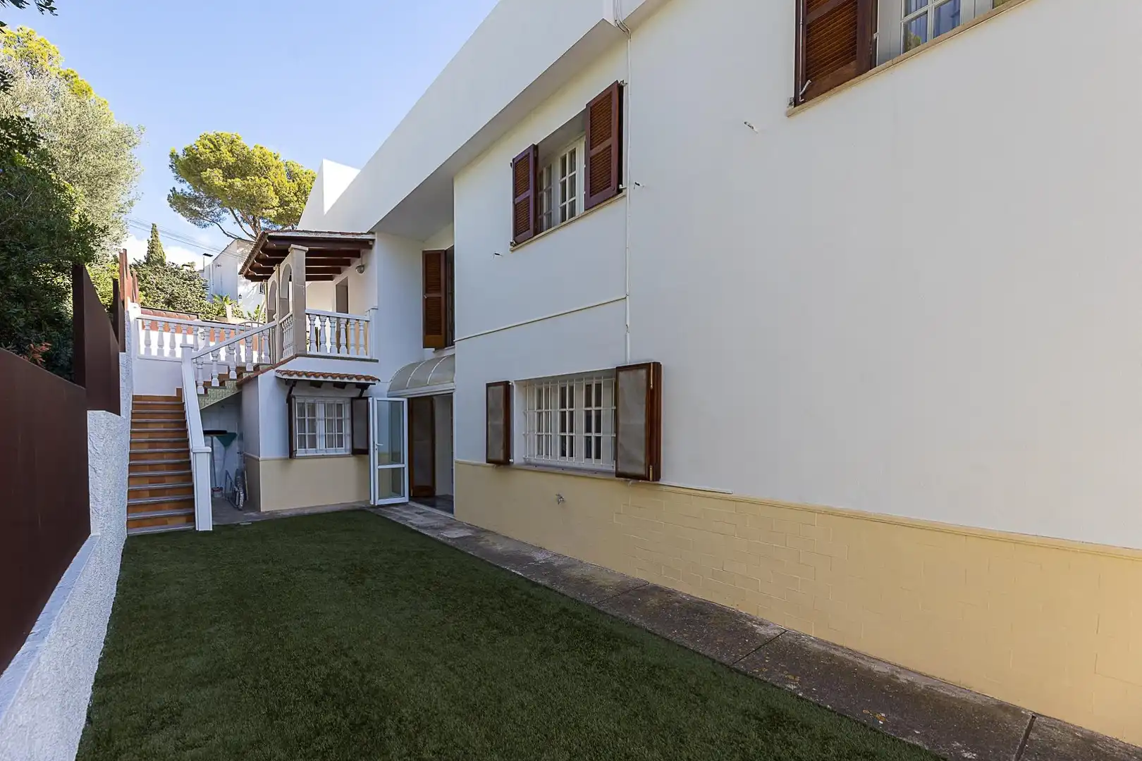 Vista exterior de Casa adosada en venta en Calvià con Aire acondicionado, Calefacción y Jardín privado
