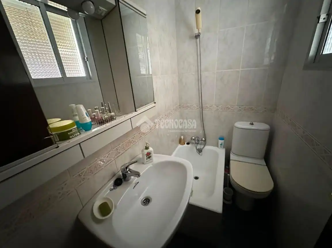 Badezimmer von Wohnung zum Verkauf in Zaragoza mit Heizung und Möbliert
