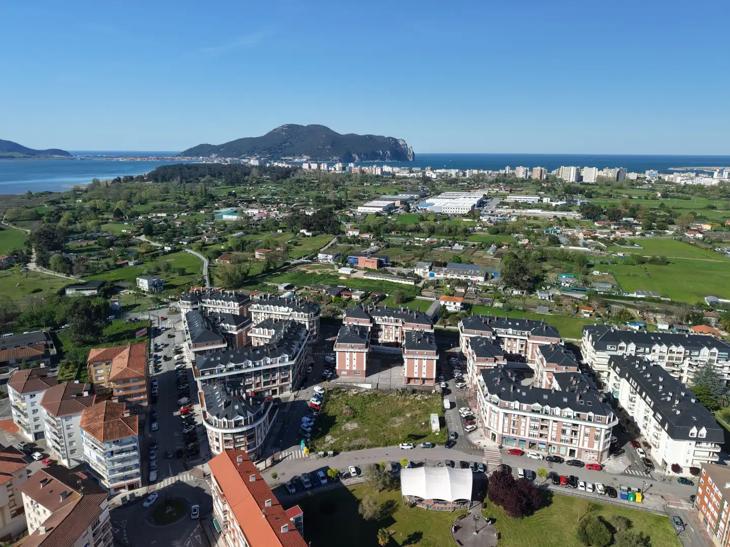 Vista exterior de Piso en venta en Colindres con Calefacción y Terraza