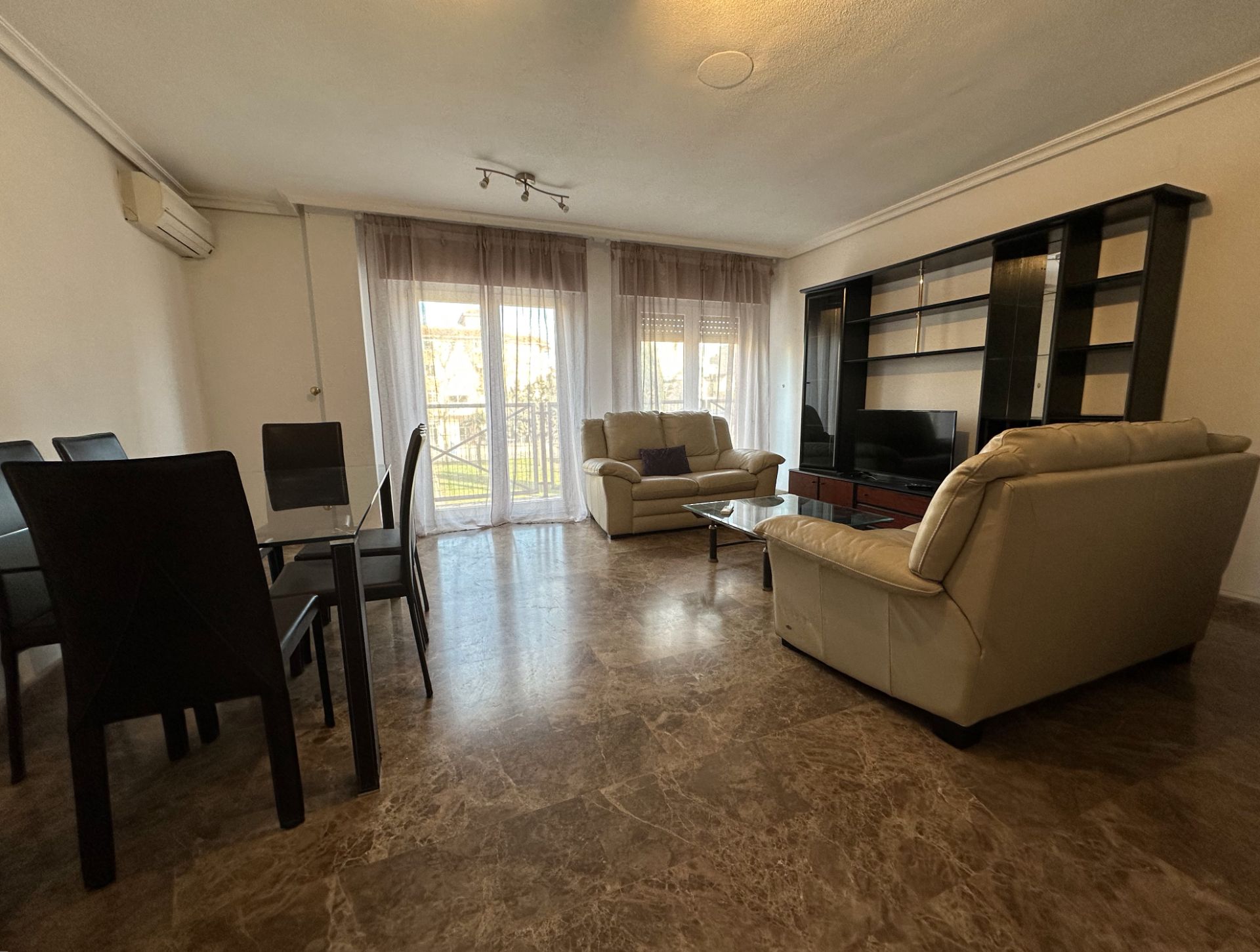 Sala de estar de Piso de alquiler en Cartagena con Aire acondicionado, Terraza y Balcón