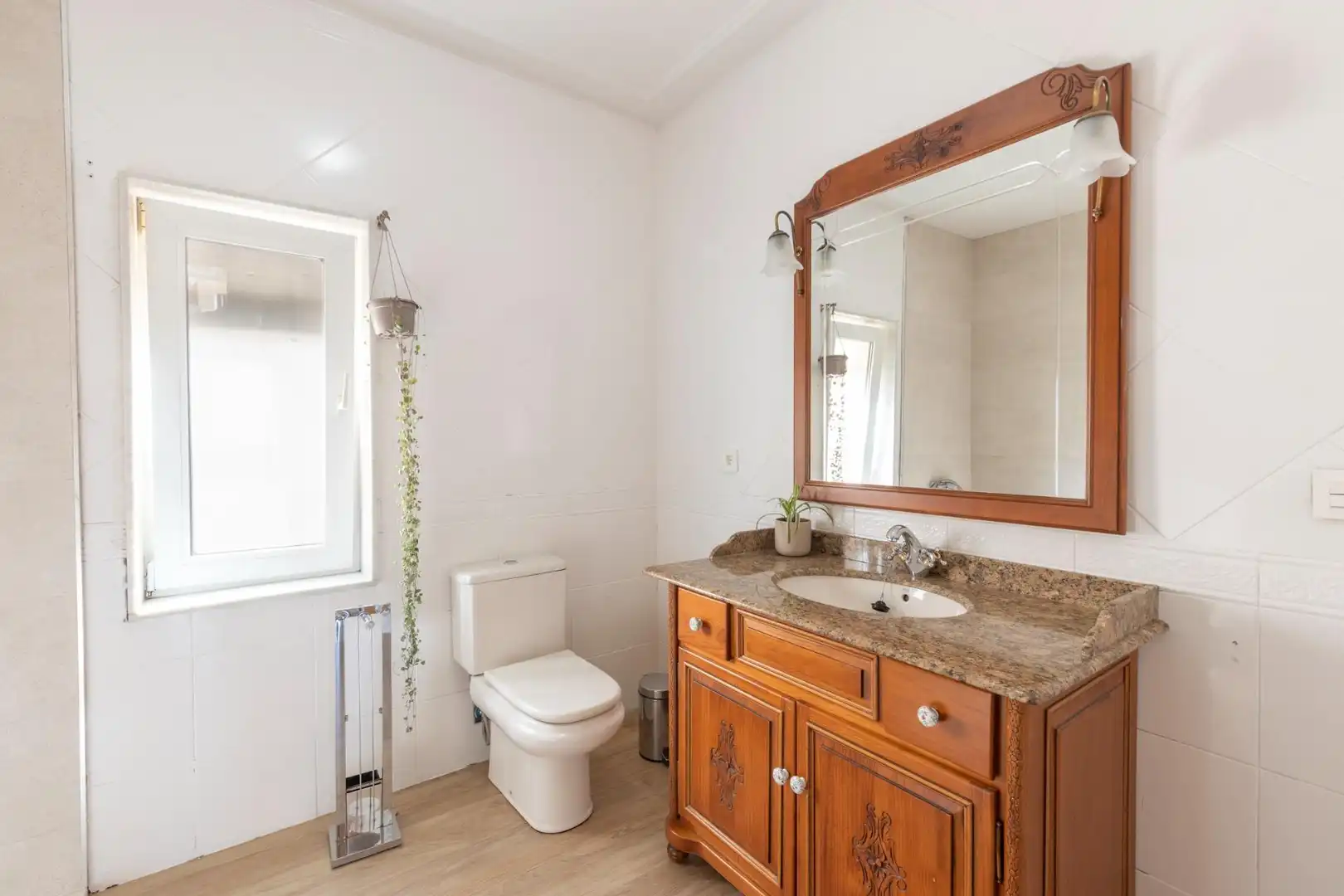Baño de Casa o chalet en venta en Las Gabias con Calefacción, Trastero y Balcón