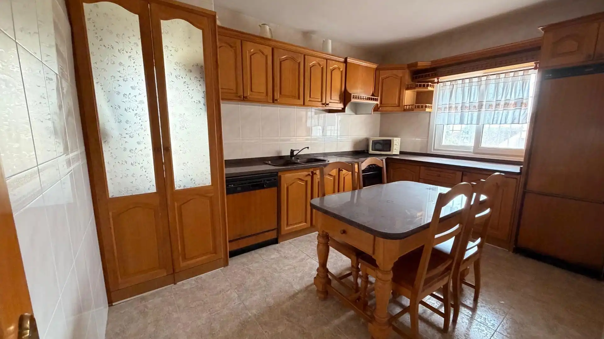 Cocina de Casa o chalet en venta en Roquetas de Mar con Aire acondicionado, Jardín privado y Piscina