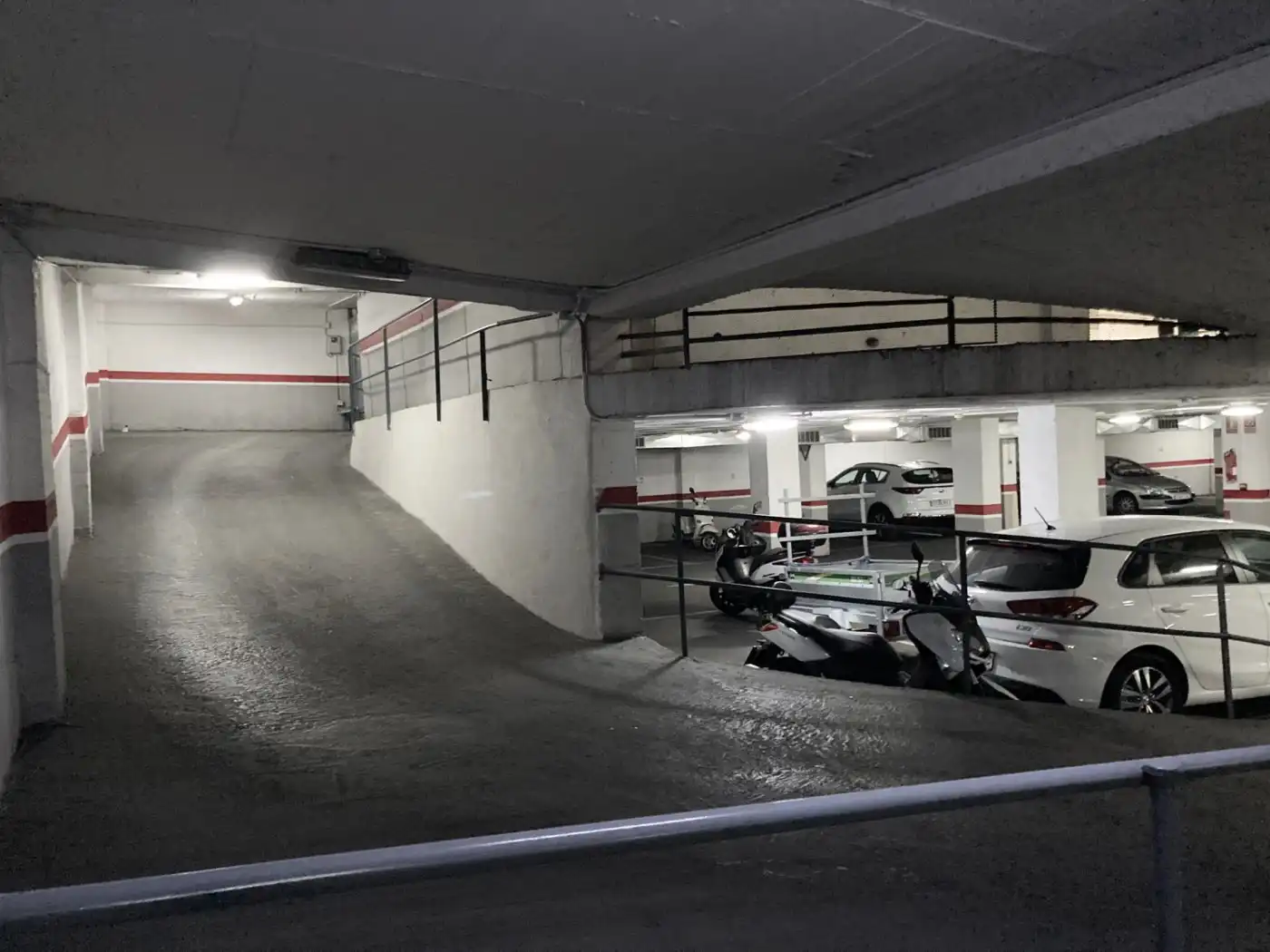 Parkplatz von Garage zur Miete in Elche / Elx