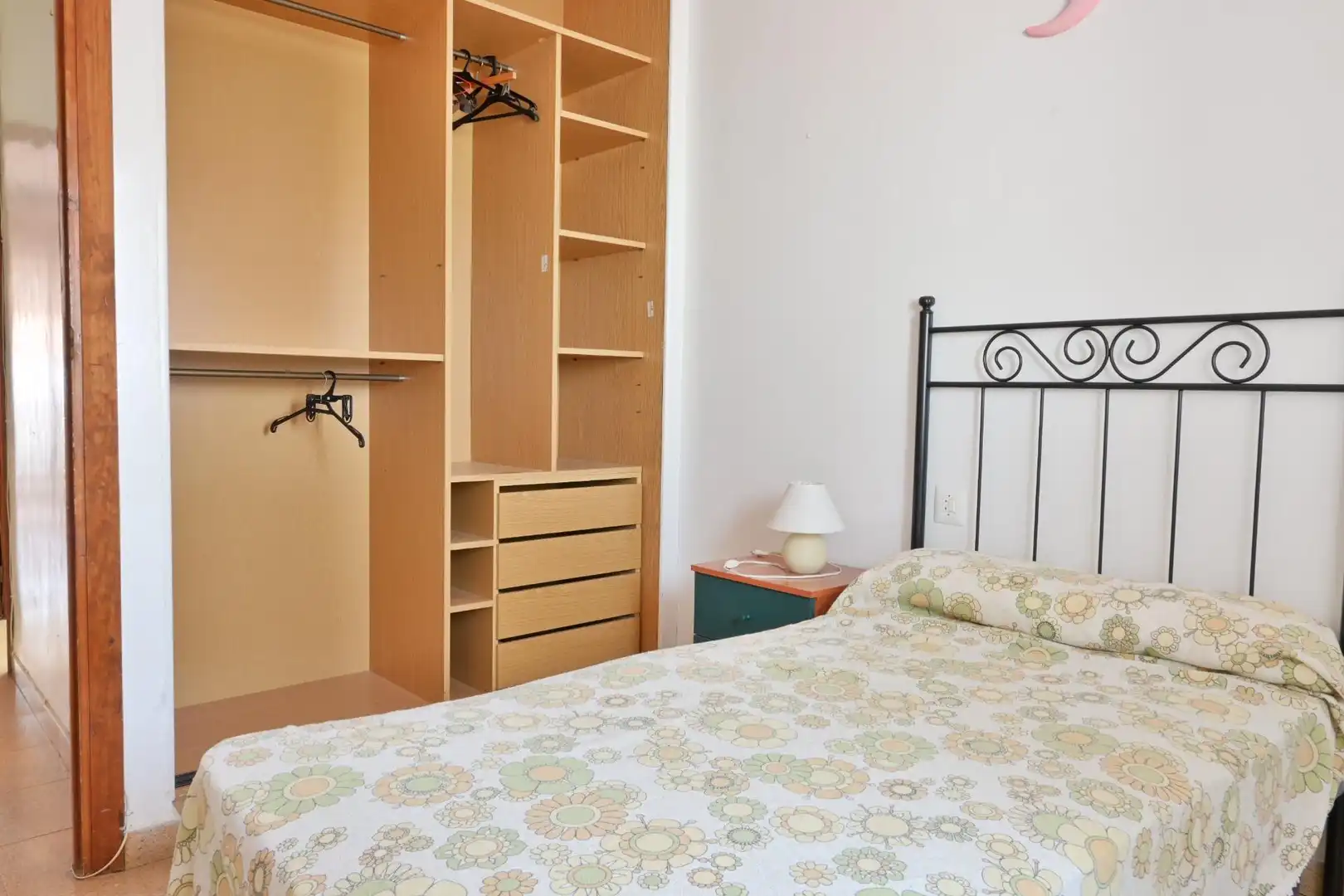 Dormitori de Pis en venda en Azuaga amb Aire condicionat, Terrassa i Moblat