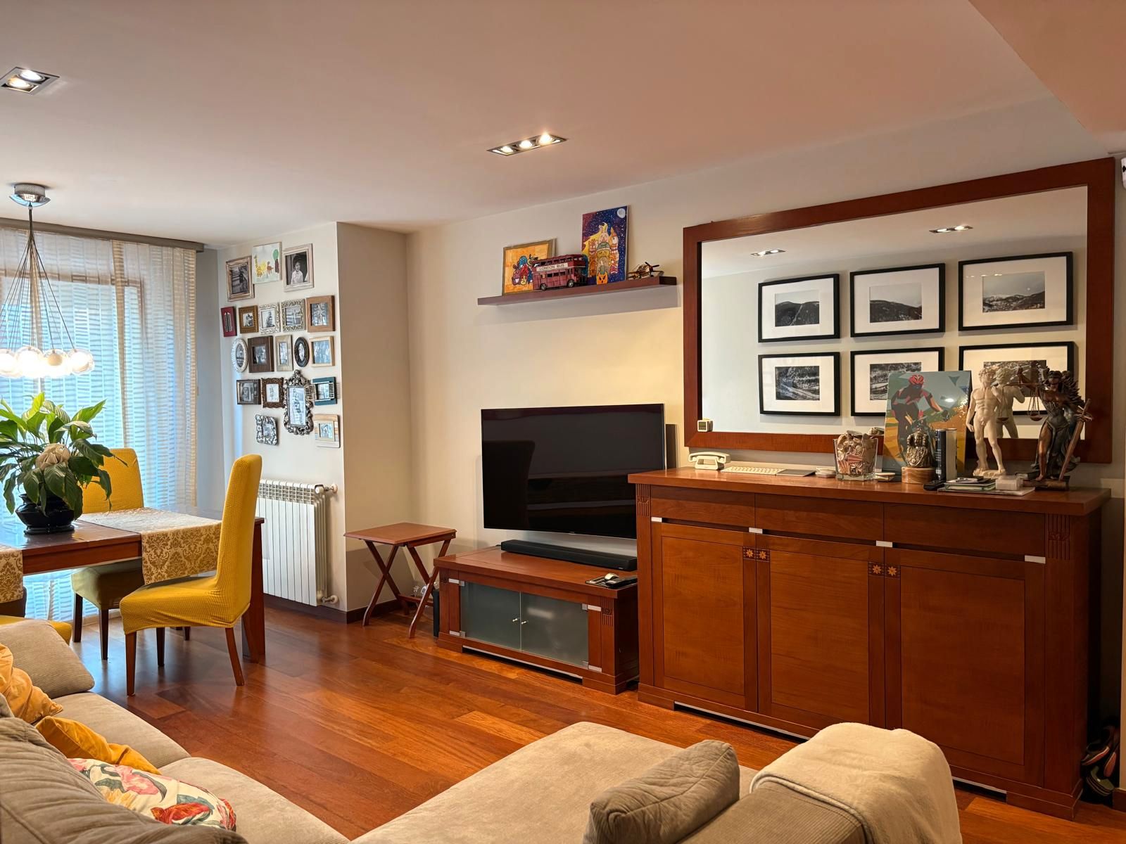 Sala d'estar de Pis de lloguer en Mislata amb Aire condicionat, Calefacció i Parquet