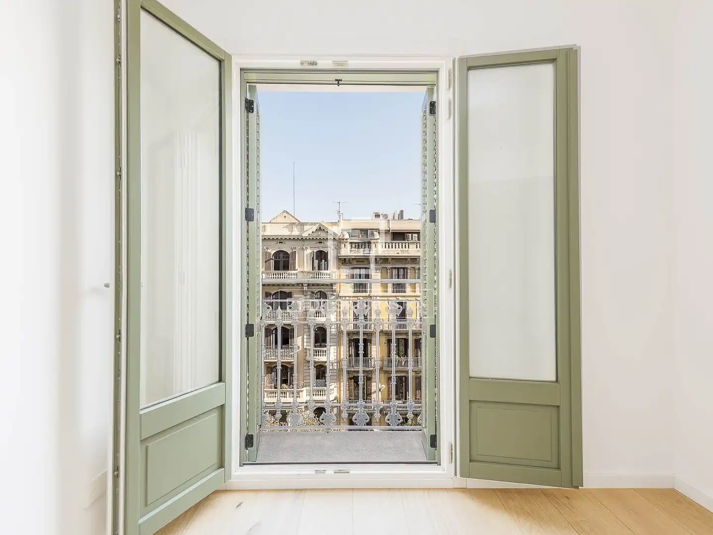 Exterior view of Flat for sale in Barcelona  with Air Conditioner, Heating and Parquet flooring