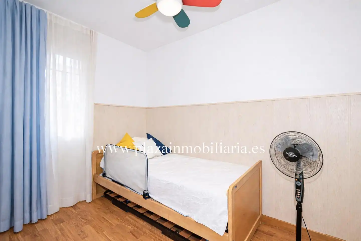 Schlafzimmer von Wohnung zum Verkauf in Lucena mit Klimaanlage und Balkon