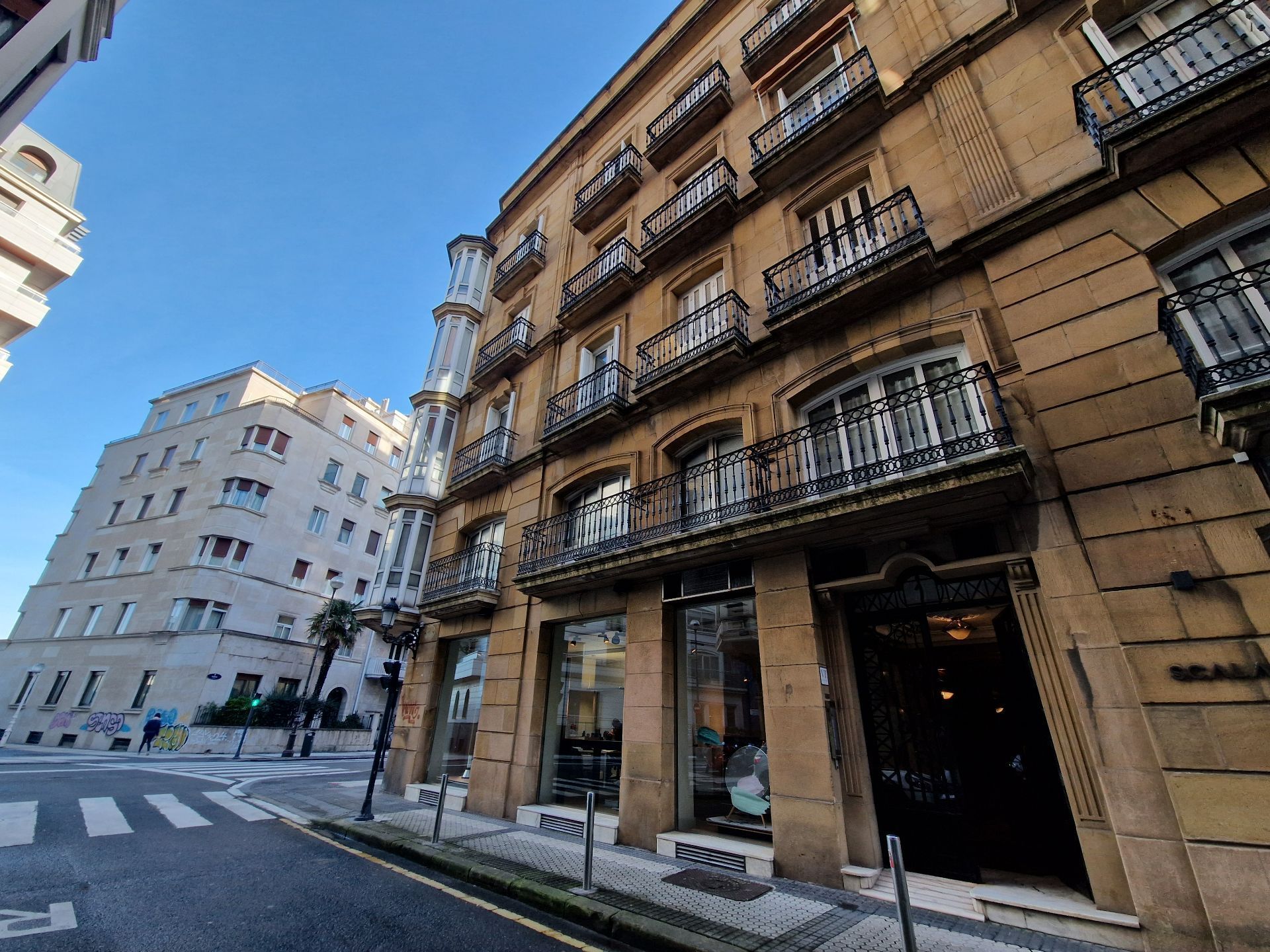 Vista exterior de Pis en venda en Donostia - San Sebastián  amb Calefacció