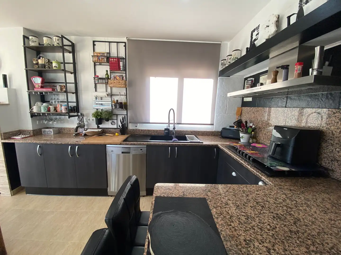Cuina de Casa o xalet en venda en Castell d'Aro, Platja d'Aro i s'Agaró amb Jardí privat, Piscina i Moblat
