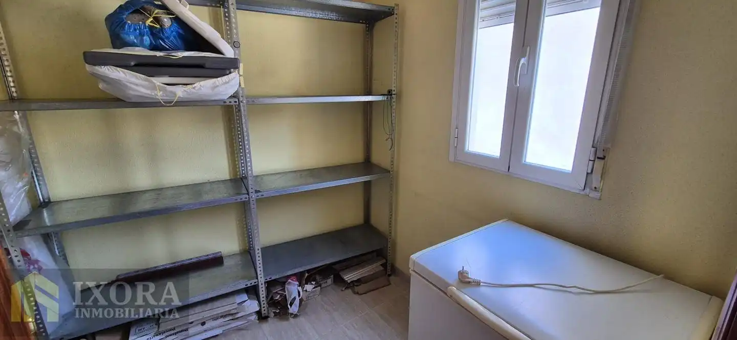 Dormitori de Casa o xalet en venda en Linares amb Aire condicionat i Terrassa