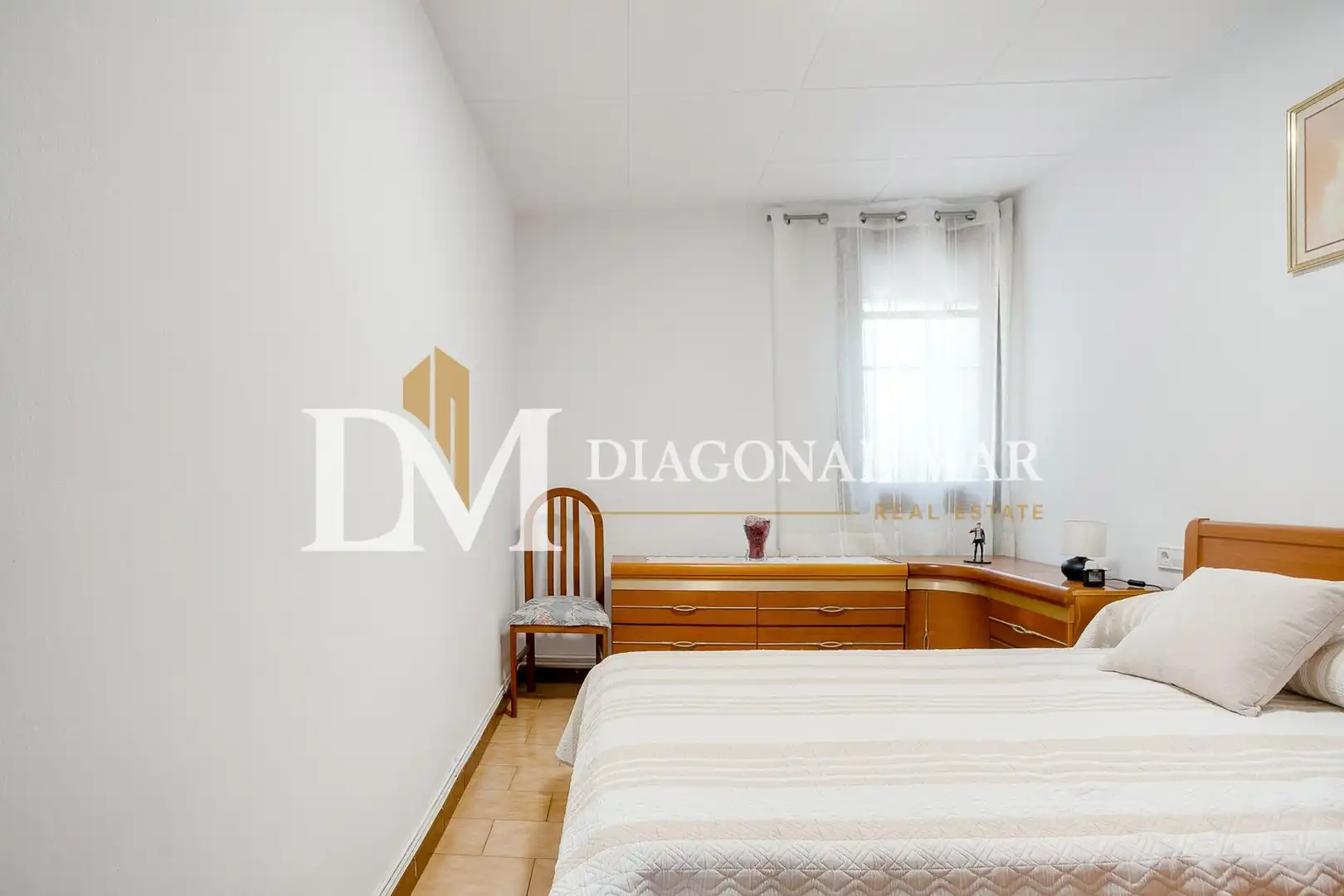 Schlafzimmer von Einfamilien-Reihenhaus zum Verkauf in Barcelona mit Terrasse
