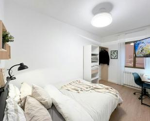 Bedroom of Flat to share in  Madrid Capital  with Heating, Furnished and Washing machine