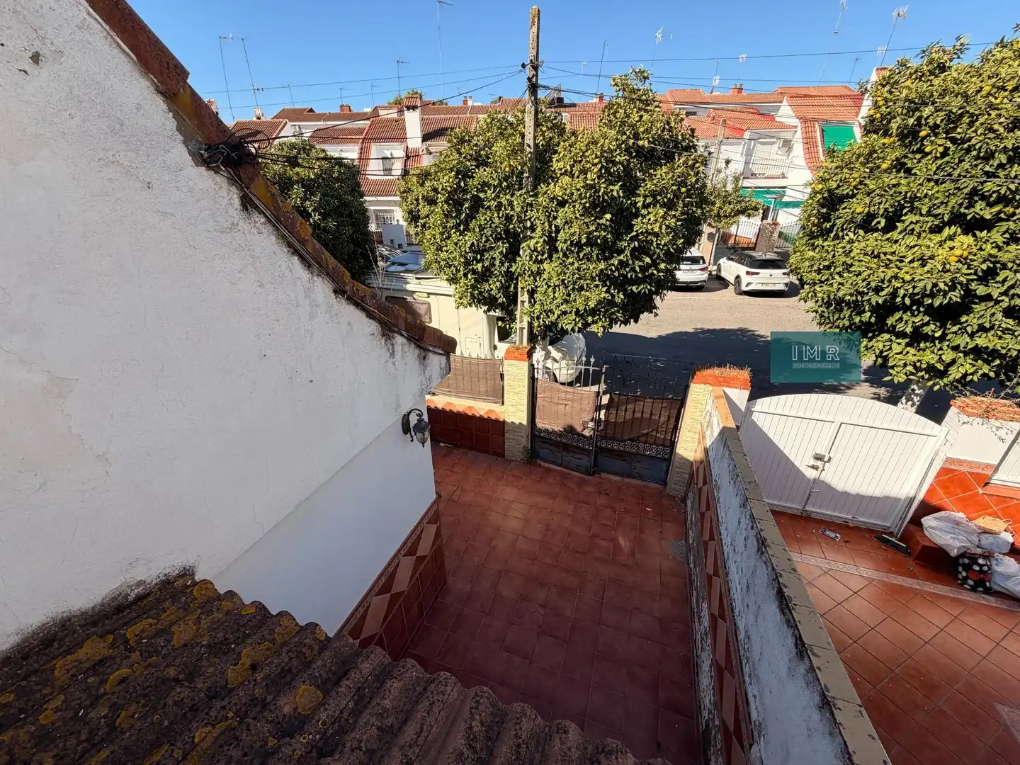 Vista exterior de Casa adosada en venta en Mairena del Aljarafe con Terraza