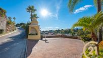 Vista exterior de Dúplex en venda en Benahavís amb Aire condicionat, Calefacció i Terrassa