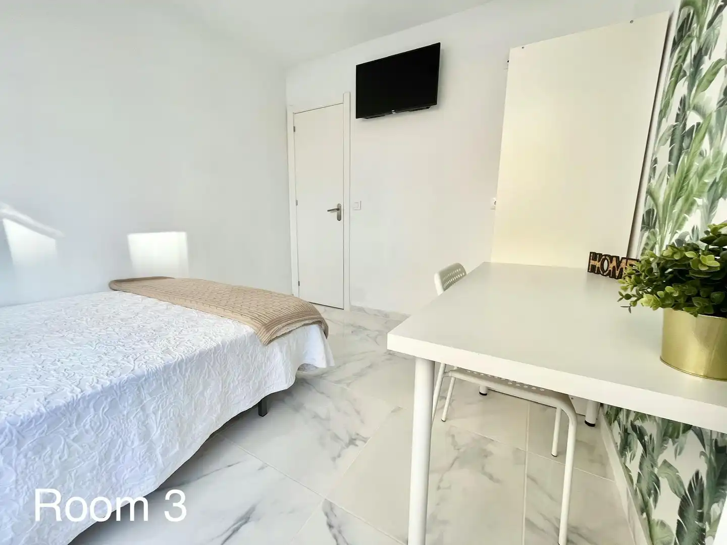 Schlafzimmer von Wohnung zur untervermieten in Sevilla mit Möbliert, Waschmaschine und Fernseher