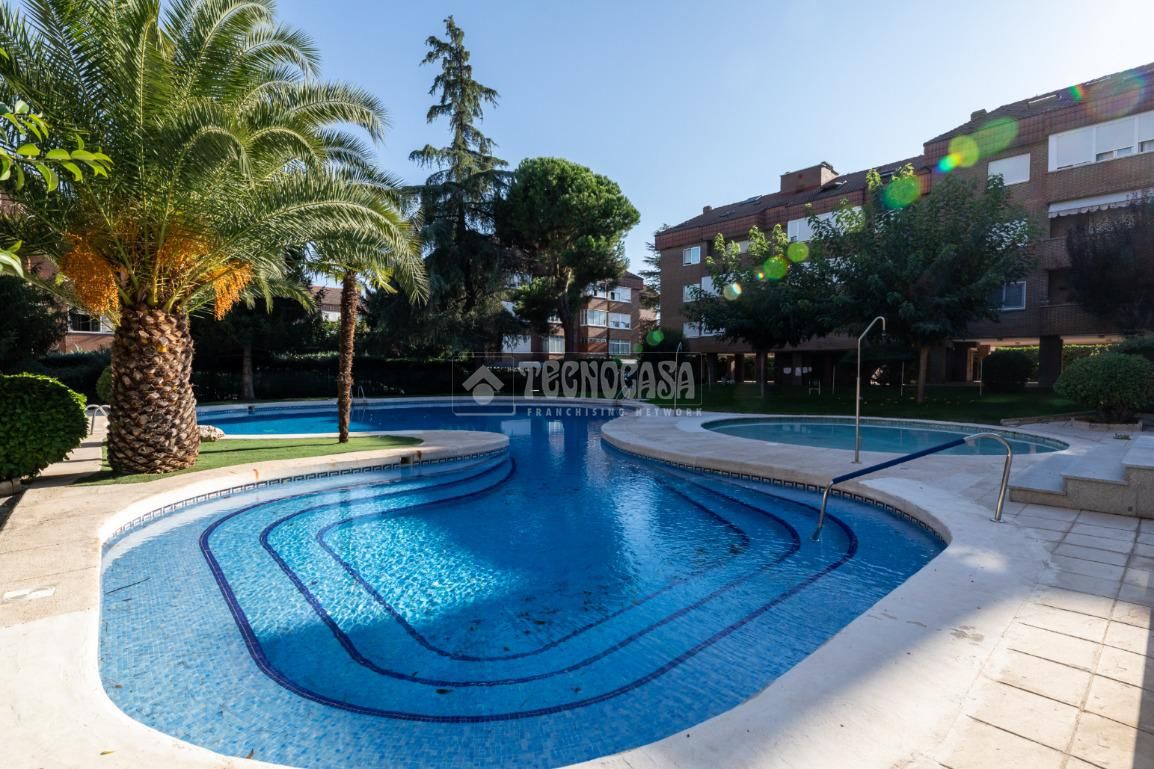 Swimming pool of Flat for sale in Torrelodones  with Air Conditioner, Heating and Community pool