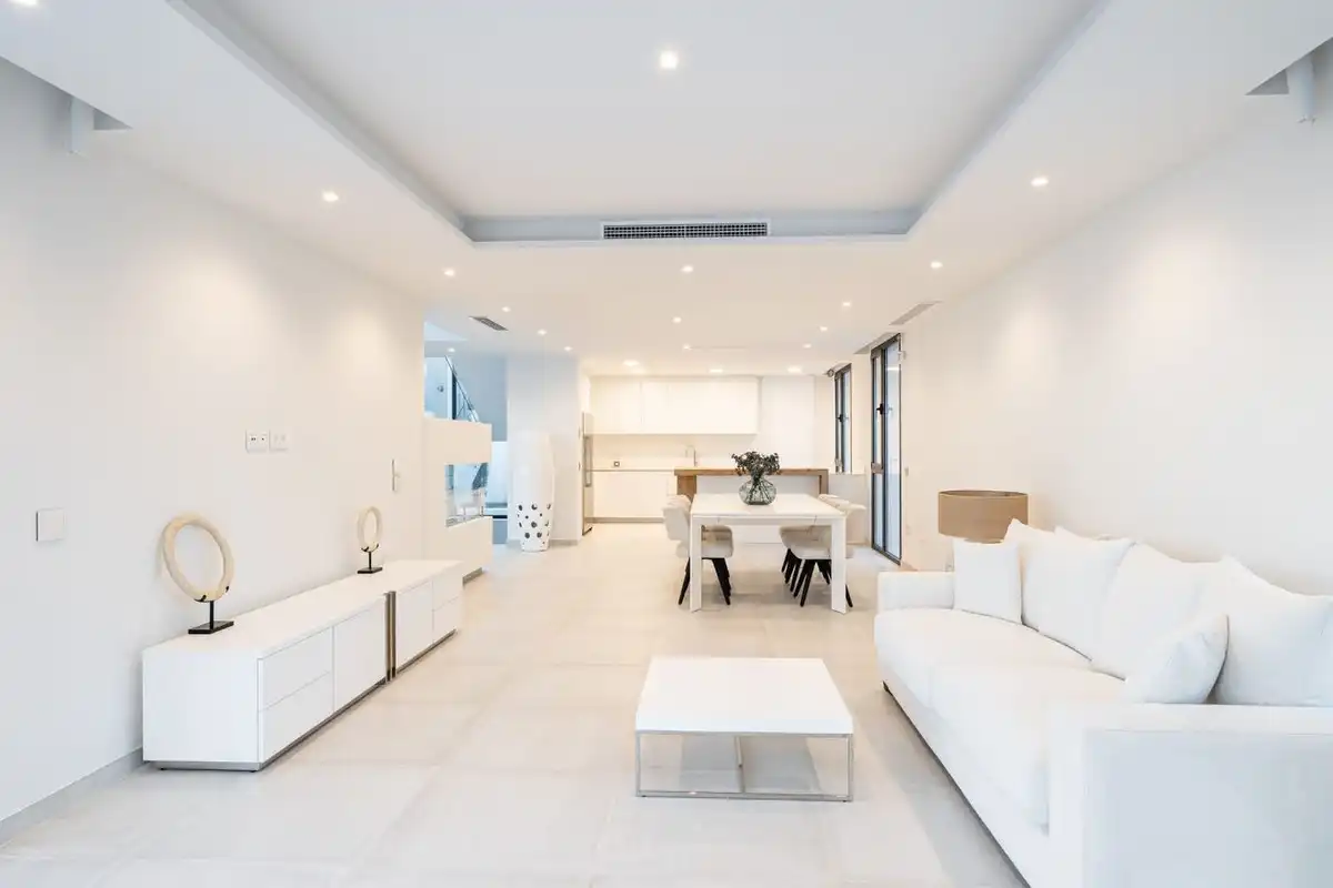 Sala de estar de Casa o chalet de alquiler con opción a compra en Estepona con Aire acondicionado, Calefacción y Jardín privado