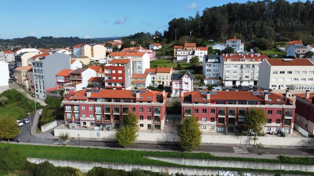 Vista exterior de Casa adosada en venda en Miño amb Parquet