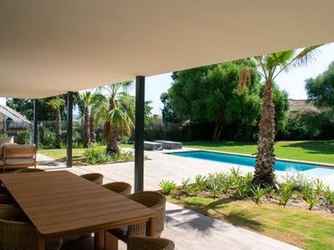 Detached house with pool for sale in Sotogrande Costa