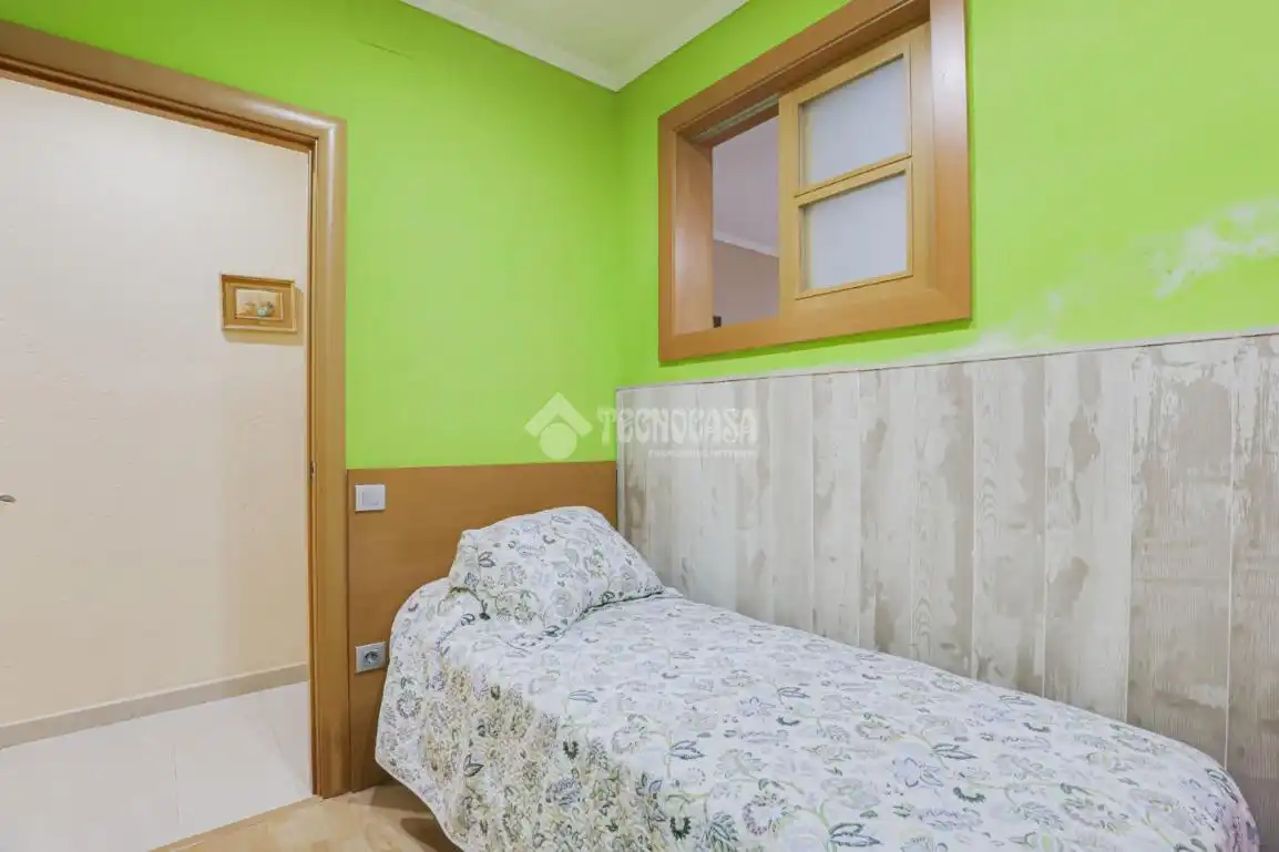 Bedroom of Flat for sale in Terrassa  with Air Conditioner, Heating and Terrace