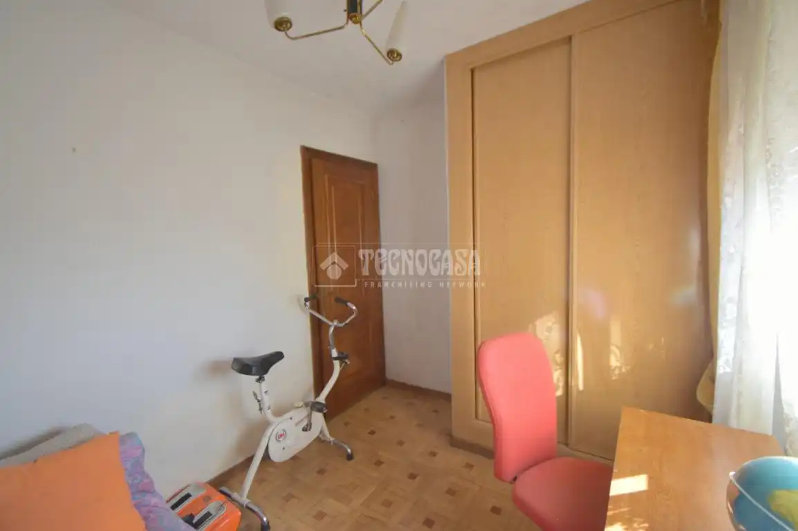 Habitación de Piso en venta en Madrid con Calefacción, Parquet y Terraza